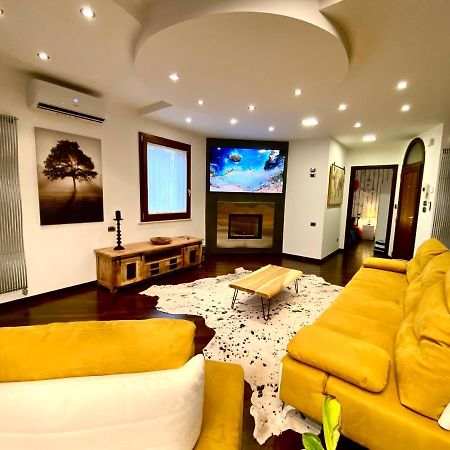 דירות פסקרה Wood Luxury House מראה חיצוני תמונה
