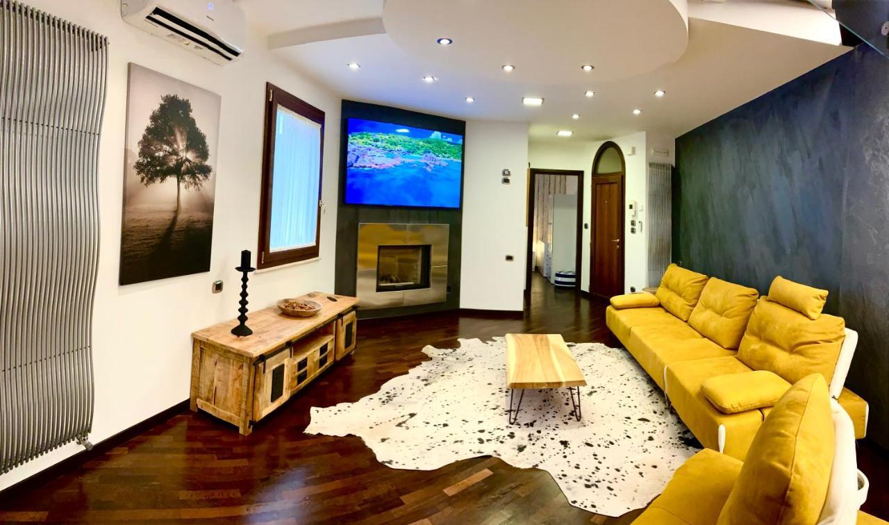 דירות פסקרה Wood Luxury House מראה חיצוני תמונה